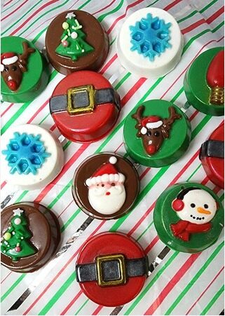 Holiday chocolate Oreos
